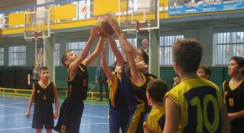 В  місті Фастові відбувся черговий тур Чемпіонату Київської області  по баскетболу серед дівчат та юнаків