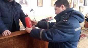 В місті Переяславі-Хмельницькому рятувальники провели роз’яснювальну роботу з настоятелями культових споруд