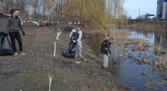Двомісячник благоустрою в місті Переяславі розпочався в “чистий четвер” з прибирання середмісття (Фоторепортаж)