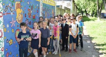 На Київщині педагоги, студенти університету та учні школи провели акцію «Прикрасимо своє місто!» (Фоторепортаж)
