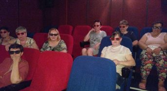 Клієнти центру соціального захисту пенсіонерів та інвалідів безкоштовно відвідали кінотеатр 3D CINEMA