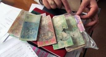 НБУ дозволив трьом банкам приймати значно пошкоджені банкноти