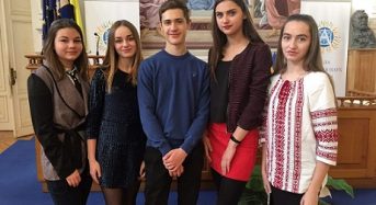 Дві учениці з Переяслава-Хмельницького отримали президентські стипендії