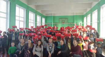 Учнів ЗОШ №5 привітали представники Міжнародного благодійного фонду «Можливості»