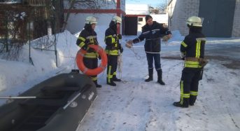 Рятувальниками 27-ї ДПРЧ було проведено інструктаж із особовим складом щодо ліквідації нещасних випадків на воді взимку