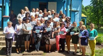 У Переяславі відбулося заключне заняття «Кольоротерапія: робота із фотографією та коложування» обласної педагогічної студії