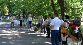 Сьогодні День скорботи і вшанування пам’яті жертв війни в Україні (Фото)