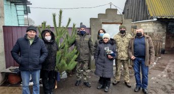 Благодійники відвідали родини захисників України, які загинули в зоні бойових дій на сході нашої країни та під час Революції Гідності