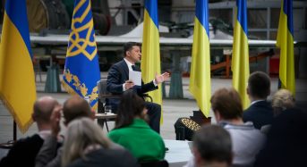 Предметом всеукраїнського референдуму можуть стати плани України щодо припинення війни на Донбасі та повернення окупованих територій – Президент