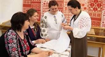 У Переяславі розпочали вишивати “Рушник Сковороди”. Це буде Всеукраїнський проєкт