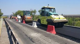 У рамках програми Президента України Володимира Зеленського “Велике будівництво” продовжується ремонт траси М-01