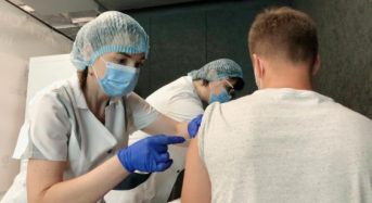 На Київщині продовжують працювати 33 центри масової вакцинації