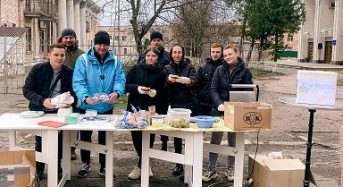 Майже 12 000 грн для ЗСУ, зібрали волонтери готуючи бургери в Переяславі