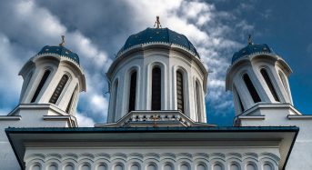 “П’яна” церква у Чернівцях – одна з найнезвичніших споруд України