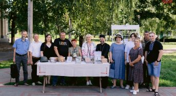 Минулої суботи волонтери, митці, історики та музейники міста об’єдналися в серці Переяслава для допомоги Збройним Силам України