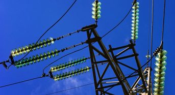 Енергетики продовжують працювати над відновленням електроенергії на Київщині