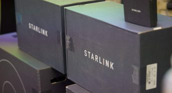 Україна очікує на понад 10 тисяч антен Starlink найближчими місяцями — Федоров