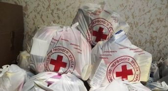Червоний Хрест видає допомогу переселенцям з усіх громад Переяславщини
