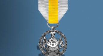 Переяславські волонтери отримали нагороди від військовослужбовців прямісінько на передовій