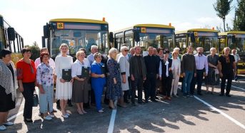 Руслан Кравченко: Громади Київщини вже отримали 38 шкільних автобусів. Наша громада теж отримала транспорт