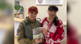 Учні та вчителі приватної школи в Києві передали Інні Марченко майже 65 тисяч гривень для ЗСУ