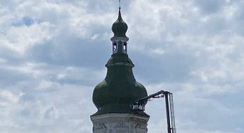 Співробітники НІЕЗ «Переяслав» ремонтують купол Вознесенського собору: кілька років тому він постраждав від негоди