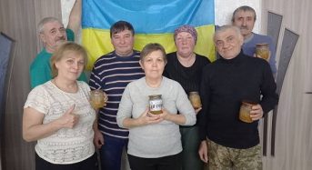 Десять тисяч баночок каші “Отаманської” для ЗСУ зробили Ріф Лутфуллін і його сусіди з Переяслава