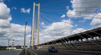 У Києві дозволили рух транспорту Південним мостом з лівого на правий берег
