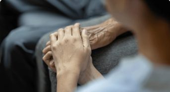 Соціальні послуги підтриманого проживання та стаціонарного догляду: Кабмін розширив категорії отримувачів та спростив порядок долучення надавачів