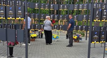 “Жити як раніше вже не вийде”: мати загиблого воїна з Переяславщини відвідала Мощун