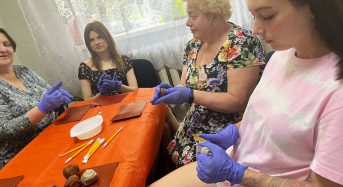 В центрі соціальних служб Переяславської міської ради провели арт-терапевтичне заняття для  опікунських сімей
