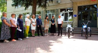 Переяславські соцпрацівники отримали нові електровелосипеди та техніку від благодійників