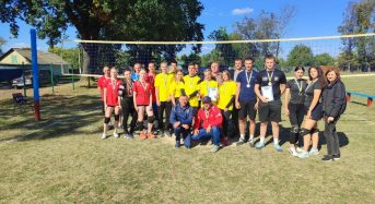 І волейболісти цими вихідними змагалися за першість