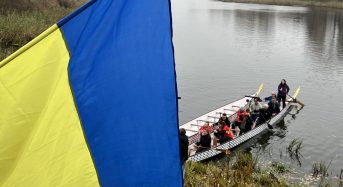 У Переяславі завершили сезон веслування на човнах «Дракон»: професіонали та любителі вийшли на воду й зібрали 40 тис грн для ЗСУ