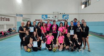 “Рожеві Пантери” знову здобули кубок першості з волейболу