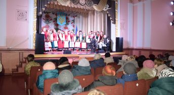 Ансамбль “Червона калина” привітав жителів нашої громади з Днем Соборності України (ФОТО)