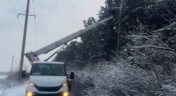 Микола Калашник: Робота з відновлення електропостачання на Київщині ведеться постійно і без зупинок