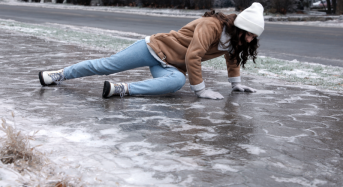 Травмувалися через неприбраний сніг або лід: як діяти та хто відповідає