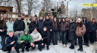 Бійці Добровольчого формування громади розповіли школярам Переяслава про свою службу