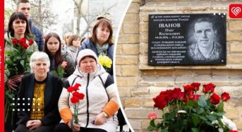 «Все добре, воно вам не треба»: заспокоював рідних з пекла війни розвідник Олег Іванов. У Переяславі відкрили меморіальну дошку Герою