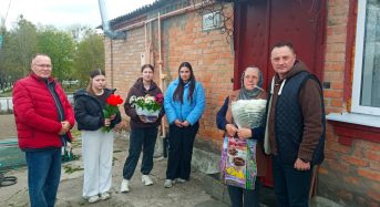 Вчителі та учні Гайшинської гімназії, Переяславської гімназії №3 та №4 долучилися до Всеукраїнської акції «Підтримай матір захисника»