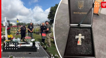 «Офіцер з великої літери»: побратими полеглого Героя України Романа Шаповала вручили його рідним особливу нагороду