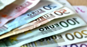 Курс валют наприкінці липня: чи варто чекати долар по 45 гривень і чому експерти не радять продавати євро