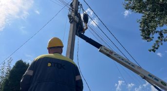 Енергетики ДТЕК Київські регіональні електромережі за добу повернули світло понад 3,6 тисячі родин після обстрілів